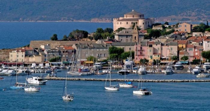 Appartement Plein Centre Saint Florent Face Au Port Exterior photo